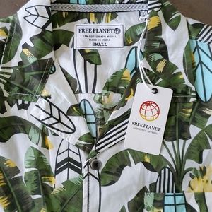 Free Planet Topical shirt NWT
